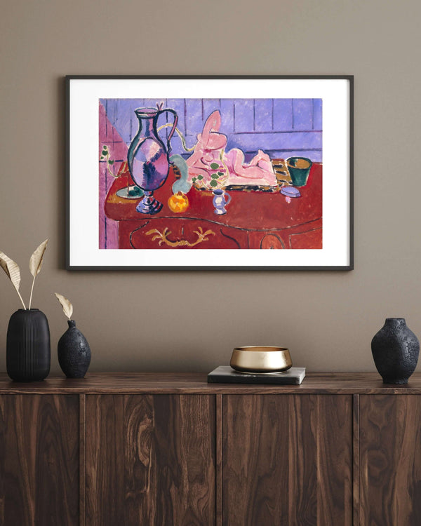Henri Matisse - Pembe Heykel ve Kırmızı Şifonyer Üzerinde Sürahi Fine Art Baskı