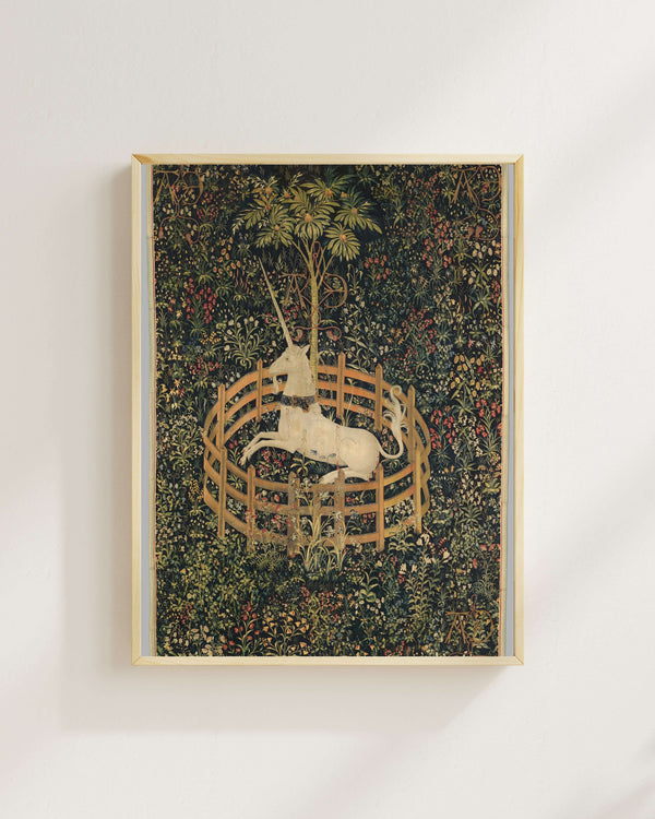 Bahçede Dinlenen Tekboynuz Fine Art Baskı